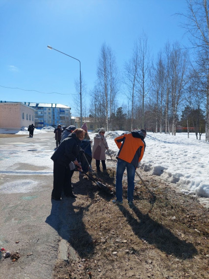 Cотрудники школы приняли участие во всероссийском субботнике.
